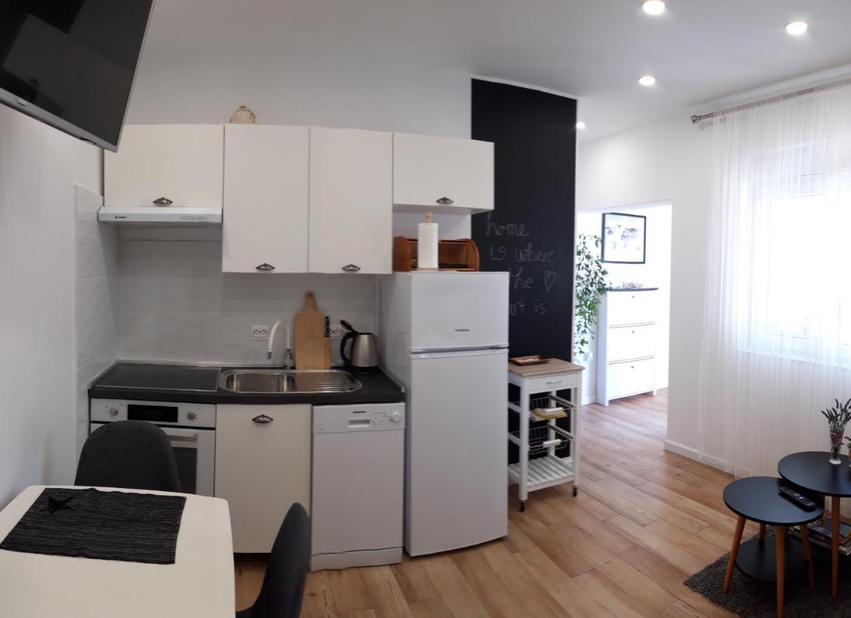 Apartment Lili In Pet Friendly, Free Parking Zadar