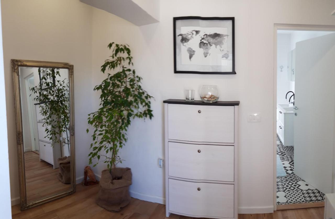 Appartement Lili In Pet Friendly, Free Parking *