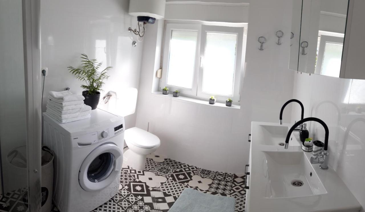 Appartement Lili In Pet Friendly, Free Parking *